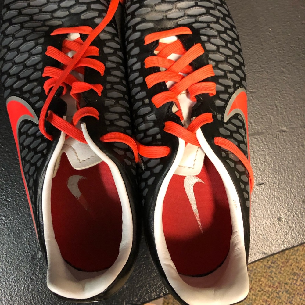 Women’s soccer cleats
